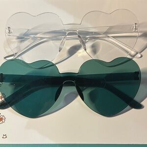 Heart-Shaped Sunglasses Set in Clear and Green